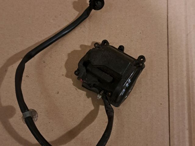 MAZDA PREMACY Jobb hátsó Központizár Motor