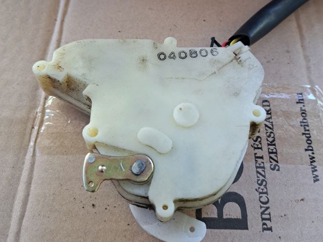 MAZDA MPV Jobb első Központizár Motor