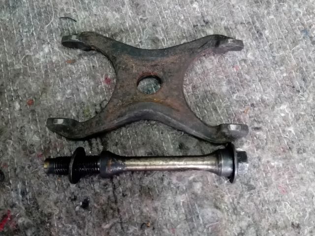 MAZDA MPV Porlasztó Lefogató